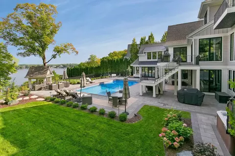 6445 Hawks Pointe Ln, Excelsior, MN 55331