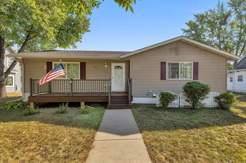 707 4th St SE, Little Falls, MN 56345