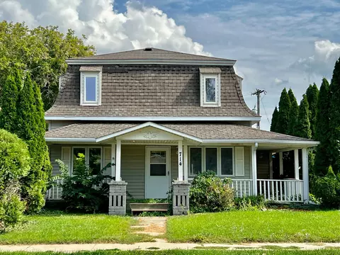 714 W 3rd St, Graceville, MN 56240