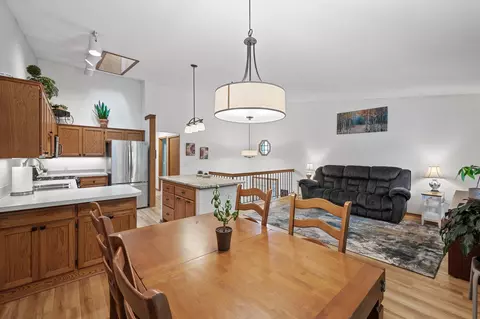 6587 Falstaff Rd, Woodbury, MN 55125