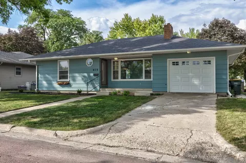 615 E Meadow Ln, Redwood Falls, MN 56283