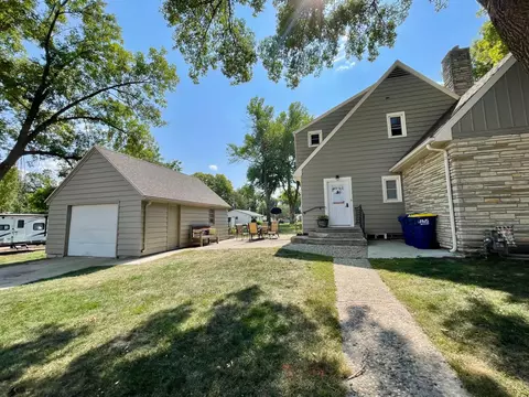 201 Ray Ave, Springfield, MN 56087 photo 3