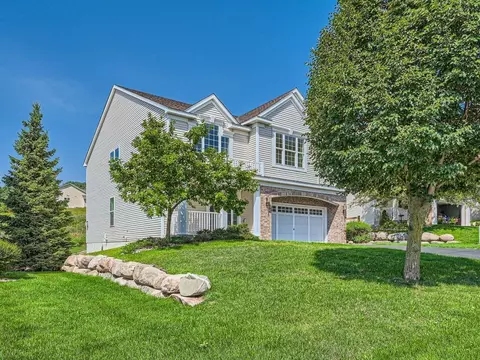 2289 Woodcrest Dr, Woodbury, MN 55129