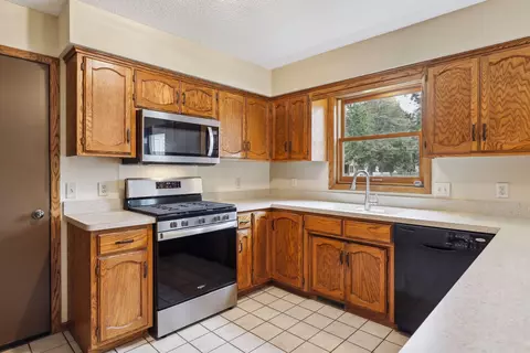 4862 Windsor Ct, Eagan, MN 55122 photo 12