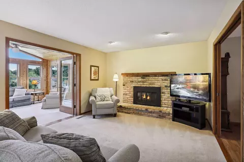 4862 Windsor Ct, Eagan, MN 55122 photo 7