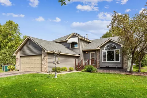 517 83rd Ave NW, Coon Rapids, MN 55433