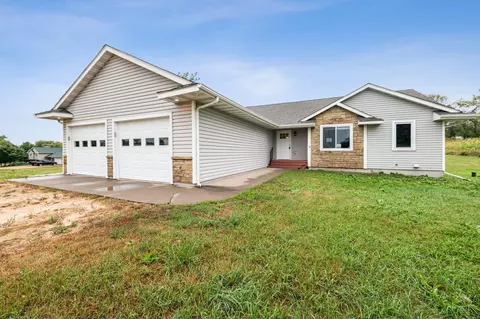 1070 Rudy Dr, Roberts, WI 54023