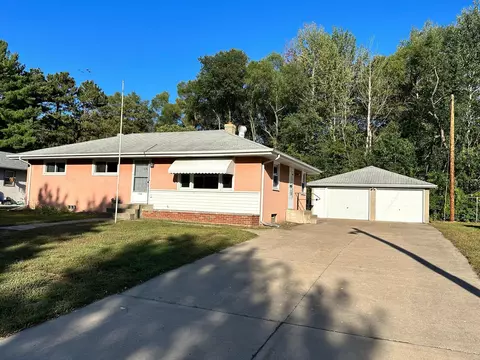 1732 Galtier St, Roseville, MN 55113