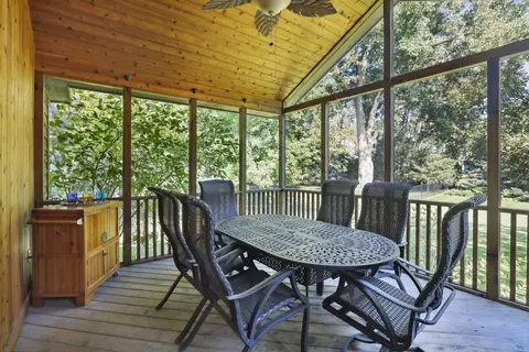 9759 Tree Farm Rd, Eden Prairie, MN 55347