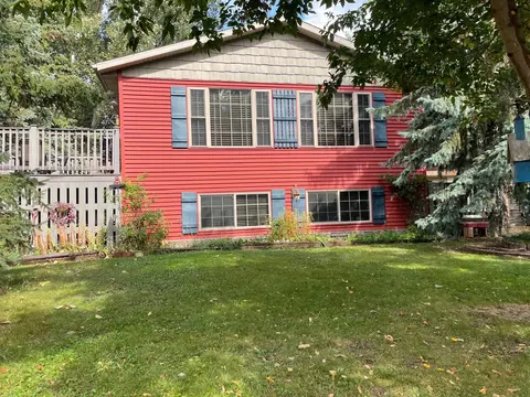 1003 2nd St SE, Roseau, MN 56751