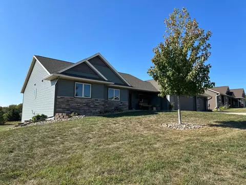 1516 Whispering Hills Dr, Saint Charles, MN 55972