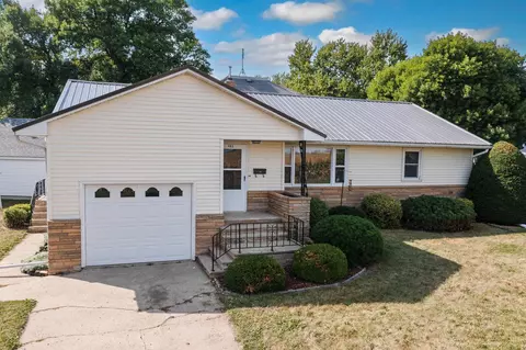 403 S East St, Elmore, MN 56027
