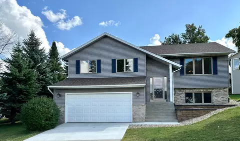1218 37th St SW, Rochester, MN 55902