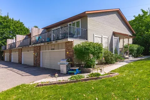 3198 Cleveland Ave N, Arden Hills, MN 55112