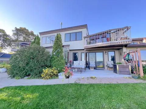 1069 N Shore Dr, Detroit Lakes, MN 56501