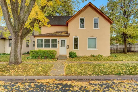 128 6th Ave W, Shakopee, MN 55379