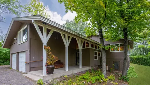 10000 Hillside Ln W, Minnetonka, MN 55305