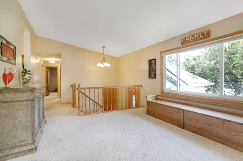 1324 Crestridge Ln, Eagan, MN 55123 photo 14