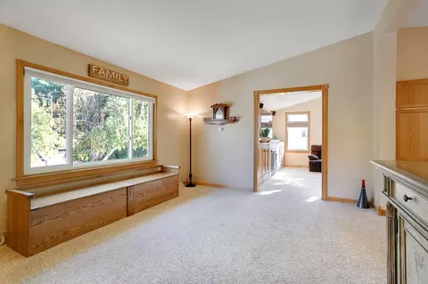 1324 Crestridge Ln, Eagan, MN 55123 photo 13