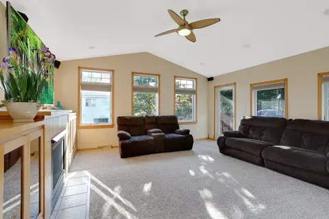 1324 Crestridge Ln, Eagan, MN 55123 photo 15