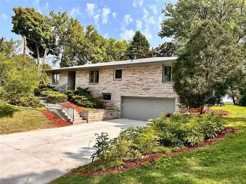 1020 Toledo Ave N, Golden Valley, MN 55422