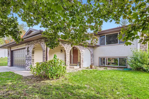 10725 Bush Lake Road Cir, Bloomington, MN 55438