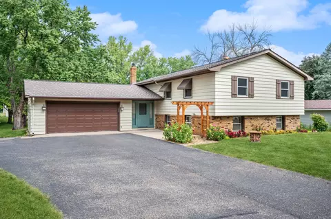 311 Brooks Ave E, Little Canada, MN 55117