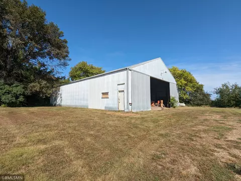 66916 410th St, Franklin, MN 55333