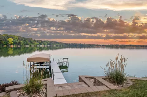 631 Shoreacres Dr, Fairmont, MN 56031