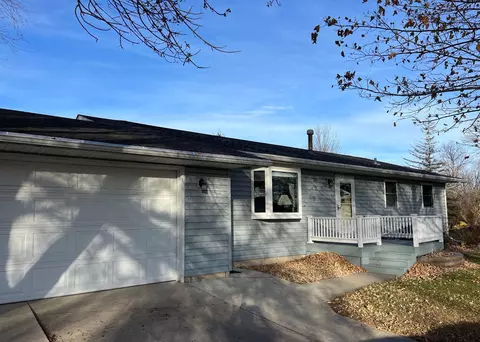 118 Knollwood Dr, Redwood Falls, MN 56283