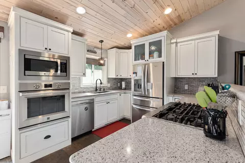 31618 Harvest Rd, Breezy Point, MN 56472