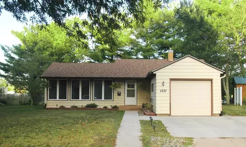 1537 Damon Ct SE, Rochester, MN 55904
