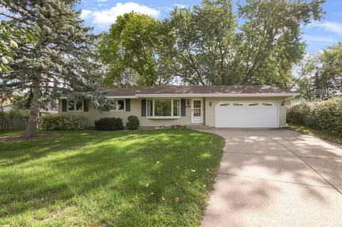 1378 Cedarwood Cir, Woodbury, MN 55125
