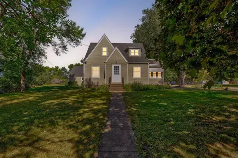 107 Bloomer St E, Morristown, MN 55052