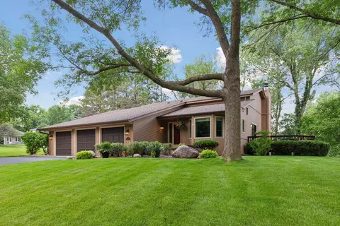 6300 Chatham Way, Eden Prairie, MN 55346