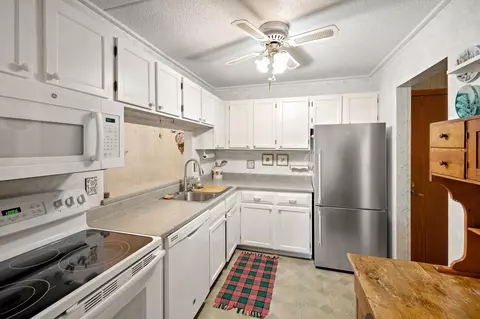10501 Cedar Lake Rd #511, Minnetonka, MN 55305