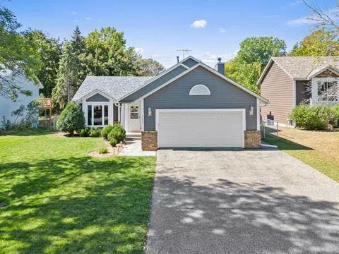 3609 Blue Jay Way, Eagan, MN 55123