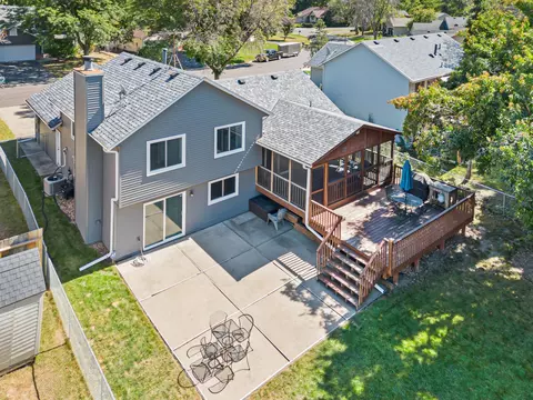 3609 Blue Jay Way, Eagan, MN 55123 photo 2