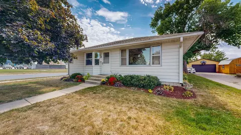 18 4th St SE, Stewartville, MN 55976