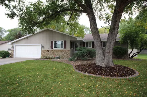 1606 Woodbine Ln, Brooklyn Center, MN 55430