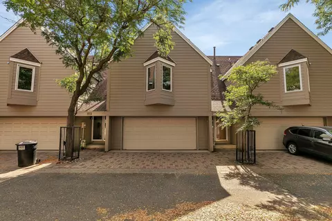 1135 Chelsea Ct, New Brighton, MN 55112