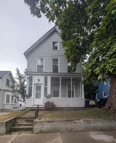 467 Beaumont St, Saint Paul, MN 55130