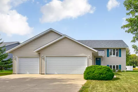 216 Inverness Dr, Mankato, MN 56001