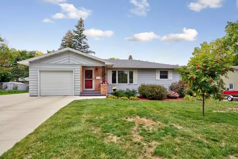 1020 Pleasant Ln, Faribault, MN 55021