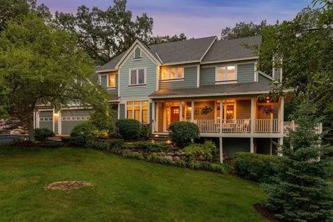 3537 Great Oaks Pl, Eagan, MN 55123