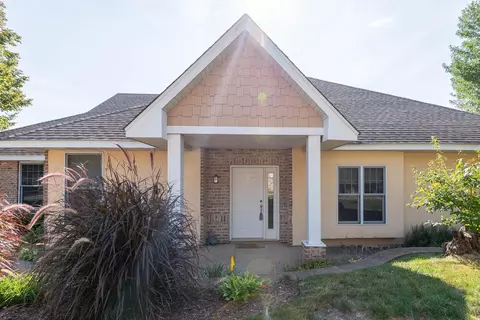 18 Snowbird Trl, North Mankato, MN 56003