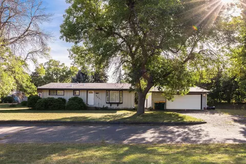 6837 Beard Ave N, Brooklyn Center, MN 55429