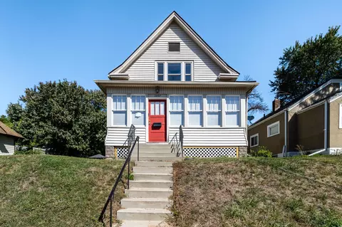 1097 Hudson Rd, Saint Paul, MN 55106