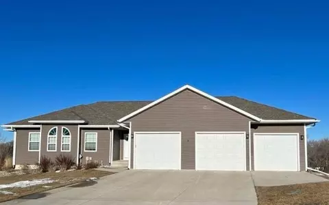 149 Leaf Pt, Lynd, MN 56157