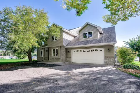 1147 11th St SE, Forest Lake, MN 55025